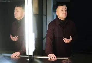 Czesław Mozil zachwycił wykonaniem piosenki "Na tapczanie siedzi leń"! Zobaczcie sami!