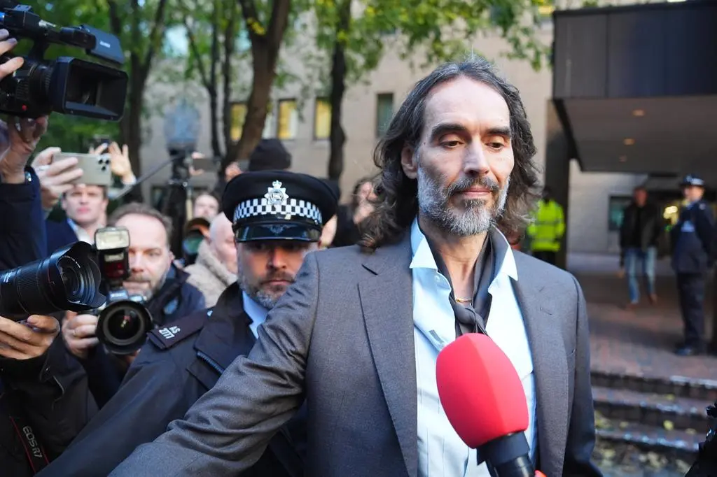  Russell Brand 