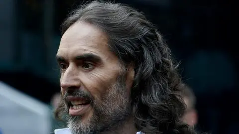  Russell Brand 