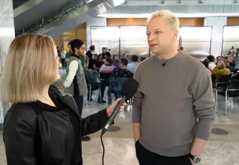 "Ten program pokazuje prawdziwych, normalnych ludzi". Maciej Stuhr o "Autentycznych"
