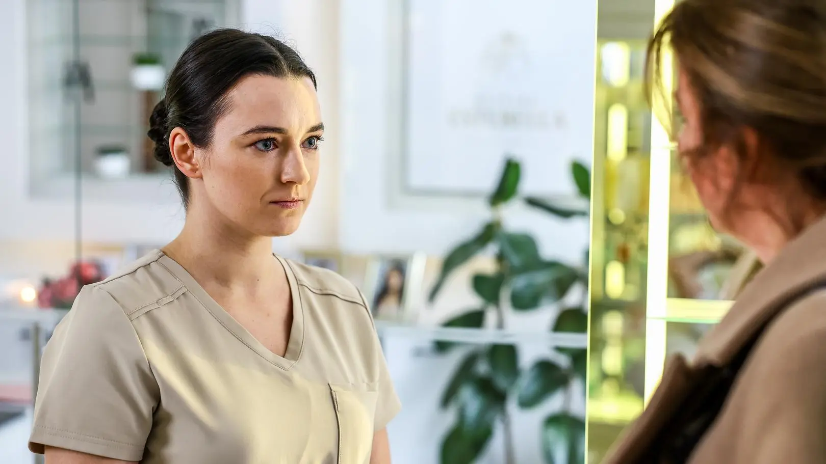 Porwanie przez stalkera, nowa praca i kolejne zaręczyny. Co działo się u Marty Galicy w 3. sezonie "Szpitala św. Anny"? QUIZ