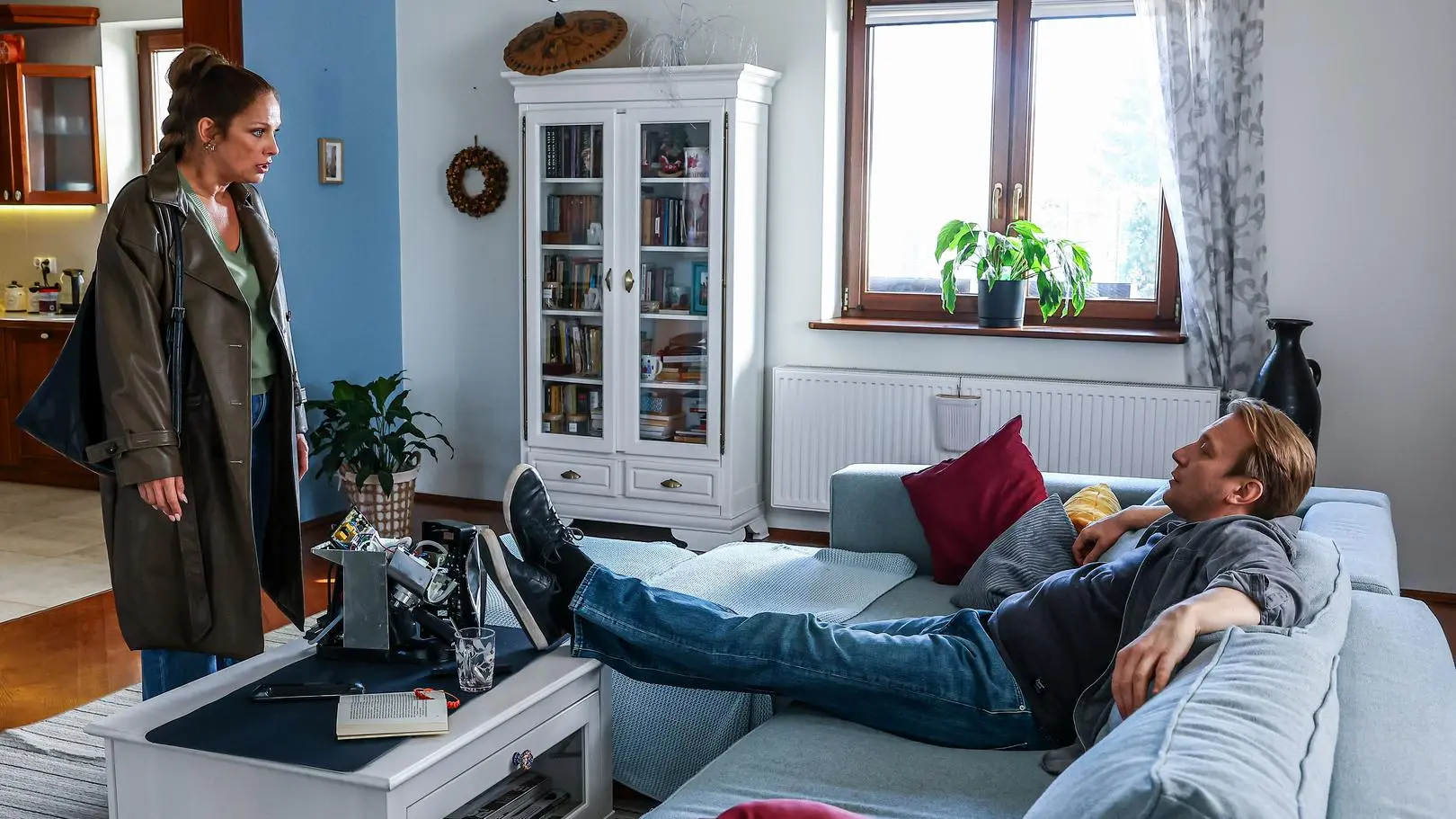 "Szpital św. Anny", odc. 136. Kaja poznała nowych stażystów, Bartek znów utrudniał życie Kaśce [STRESZCZENIE]