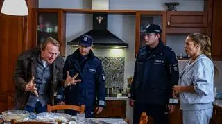 "Szpital św. Anny", odc. 139. Bartek wpadł w szał. Przerażona Kaśka wezwała policję [STRESZCZENIE]