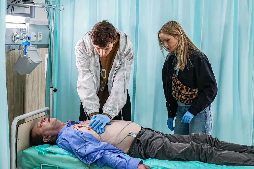 "Szpital św. Anny", odc. 143. Kaja Piotrowska, Wiktor Berent