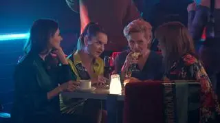 "Na Wspólnej" w odcinku 3790: Kasia i Danka balują w klubie ze striptizem! A wnuk Romana kupuje papierosy bezdomnemu z lasu? 