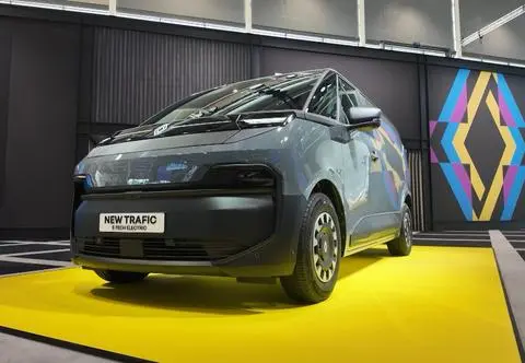 Targi Transportu w Hanowerze. Elektryczne Renault Trafic „Vanem Roku”