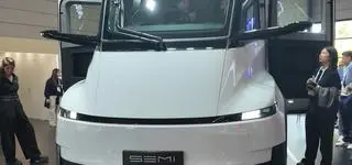Targi Transportu w Hanowerze. Elektryczne ciężarówki i największy pojazd Tesli