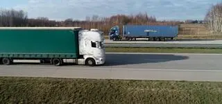 Nawigacja kazała zawracać przed tunelem na S1. GDDKiA pokazała nagrania ku przestrodze