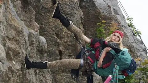 Top Model. Sesja na skałach