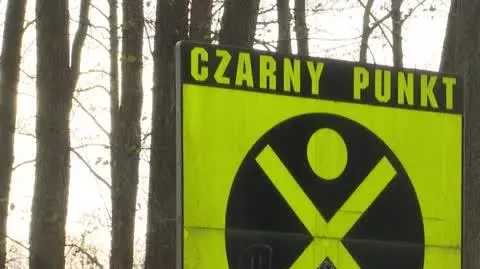 Czarny punkt na drodze