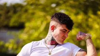 Hotel Paradise 7: SZYMON ZYCHOWICZ 