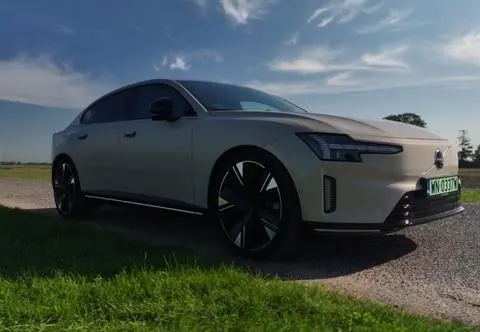 Volvo ES90 - flagowy elektryk ze Szwecji