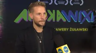 Sebastian Fabijański o współpracy z młodymi gwiazdami "Apokawixy"