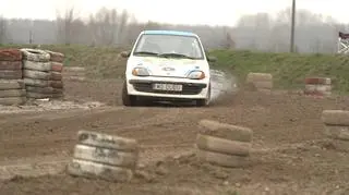 Na torze w Słomczynie spotkali się fani szybkiej jazdy po szutrach