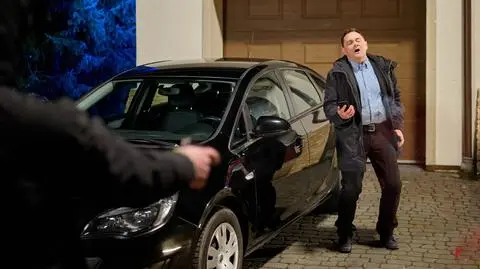 "Na Wspólnej" w odcinku 3774: Sławek zostaje postrzelony! Czy przeżyje?
