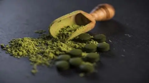  Spirulina to alga o niezwykłych właściwościach. Mało kto wie, że ma aż 4 razy więcej białka niż mięso! 