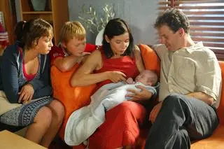 Pierwsze chwile Kubusia w gronie rodzinnym. 