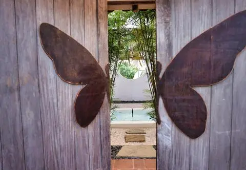 Tam kręcono "Hotel Paradise". Willa na Zanzibarze popadła w ruinę. Co się stało z innymi miejscami?