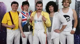 Czeski Freddie Mercury z zespołem
