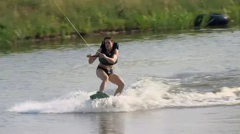 PRZEDPREMIEROWO: Samuel walczy z wakeboardem. Da radę?