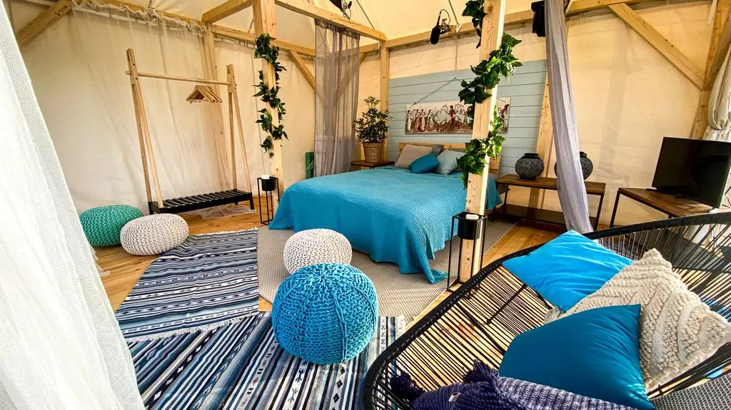 40 kontra 20: glamping