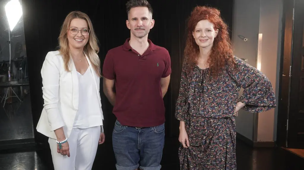 Absolwenci: Kinga Burzyńska, Karolina Gruszka i Marcin Bosak