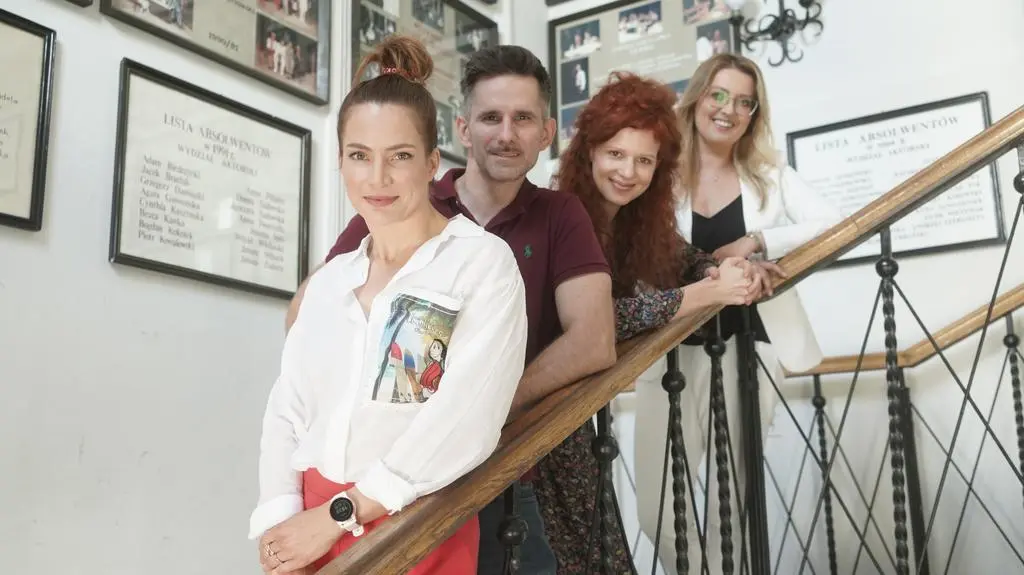 Absolwenci: Kinga Burzyńska, Karolina Gruszka, Marcin Bosak i Anna Dereszowska
