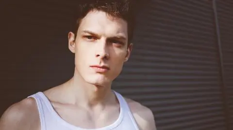 Adam Fidusiewicz w roli modela