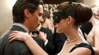 Christian Bale i Anne Hathaway - "MROCZNY RYCERZ POWSTAJE"