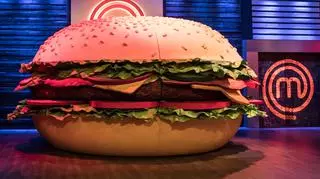 Ogromny hamburger to spiżarnia, z której młodzi kucharze będą korzystać gotując swojego popisowe danie mięsne ;)