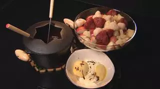Czekoladowe fondue z owocami 