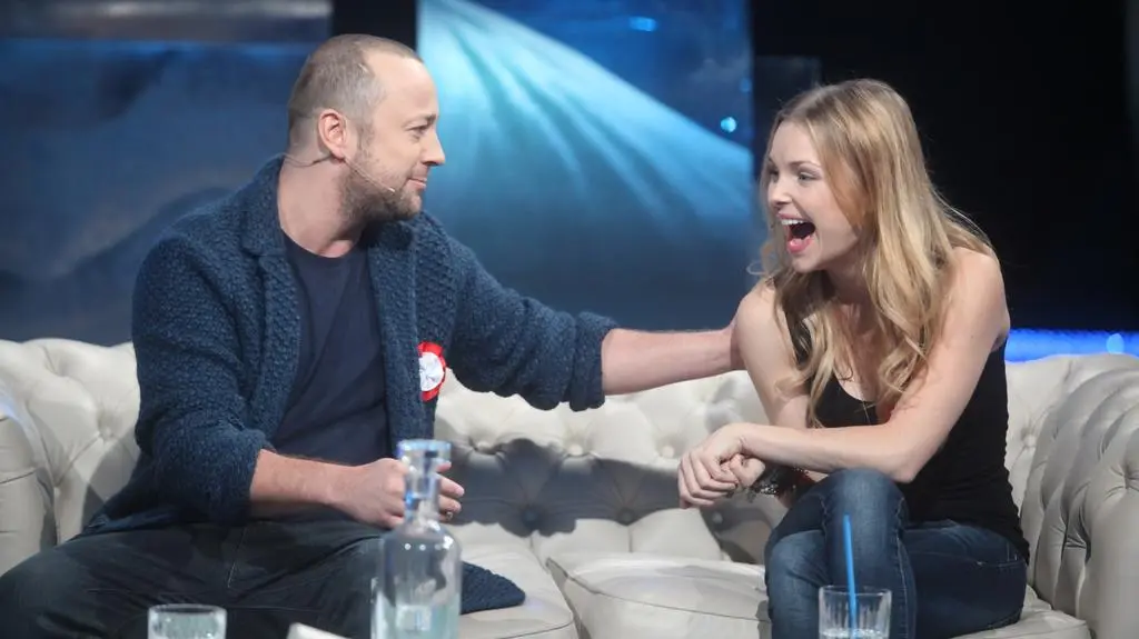 Czesław Mozil, Iza Miko