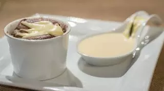 Deserowy suflet czekoladowy z kremem waniliowym