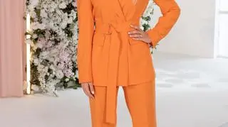 Wszystkie barwy Izy Janachowskiej. Eleganckie kreacje z programu „Pary młode ponad miarę”