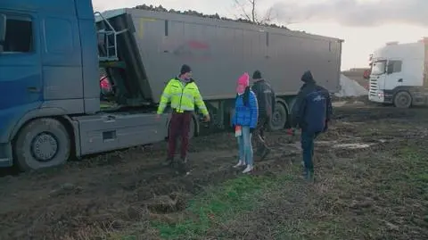 Dobra robota: Dostawa opóźniona przez... błoto!