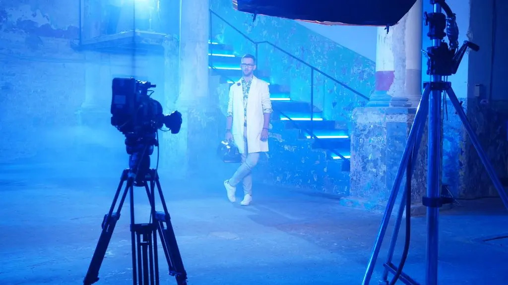 Dr Łukasz Durajski na planie czołówki programu "Pogromcy medycznych mitów"