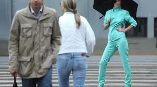 Modelka w ruchu drogowym!