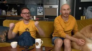 Gogglebox ogląda Za zamkniętymi drzwiami i śpiewa piosenkę... Jozin z Bazin!