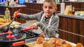 Mikołaj w kuchni "MasterChef Junior" mógł sprawdzić się w swojej ulubionej sportowej dyscyplinie - biegu z przeszkodami!

Premiera już w niedzielę, 8 marca o 20:00 w TVN!

Wszystkie odcinki możecie oglądać na Player.pl