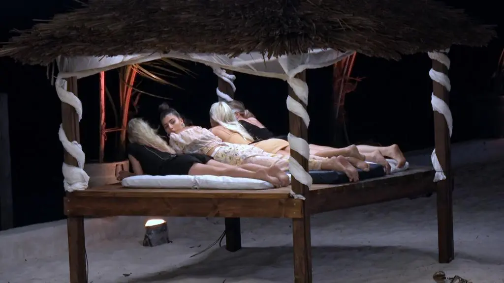 Hotel Paradise 3: Dziewczyny w "gdybalni"