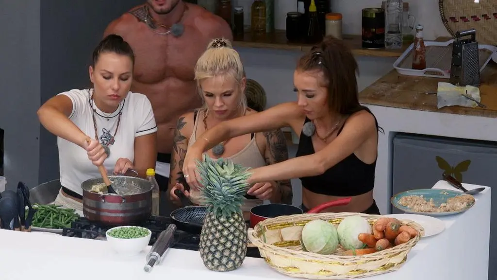 Hotel Paradise 3: Dziewczyny w kuchni