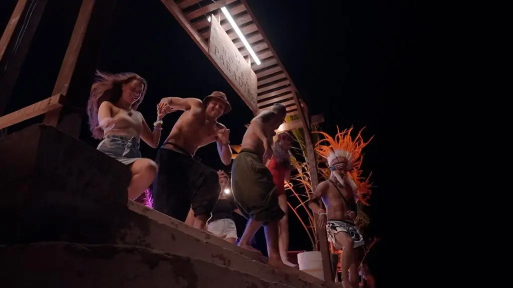 Hotel Paradise 3: Impreza pożegnalna dla Sebastiana