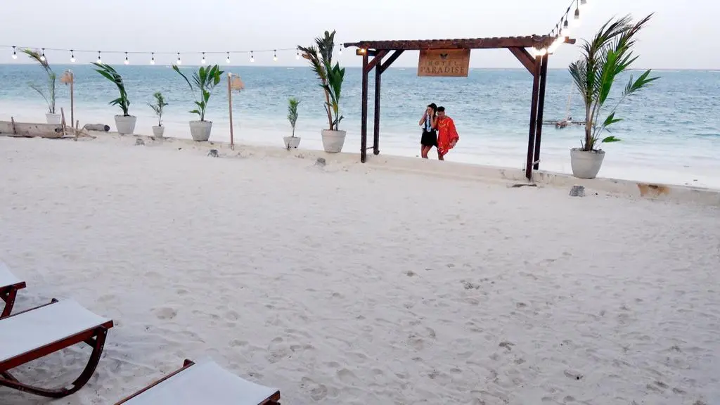 Hotel Paradise 3: Kamil i Karolina