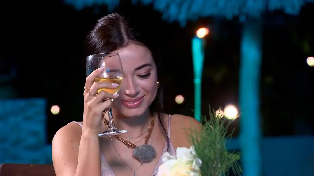 Hotel Paradise 3: Kara