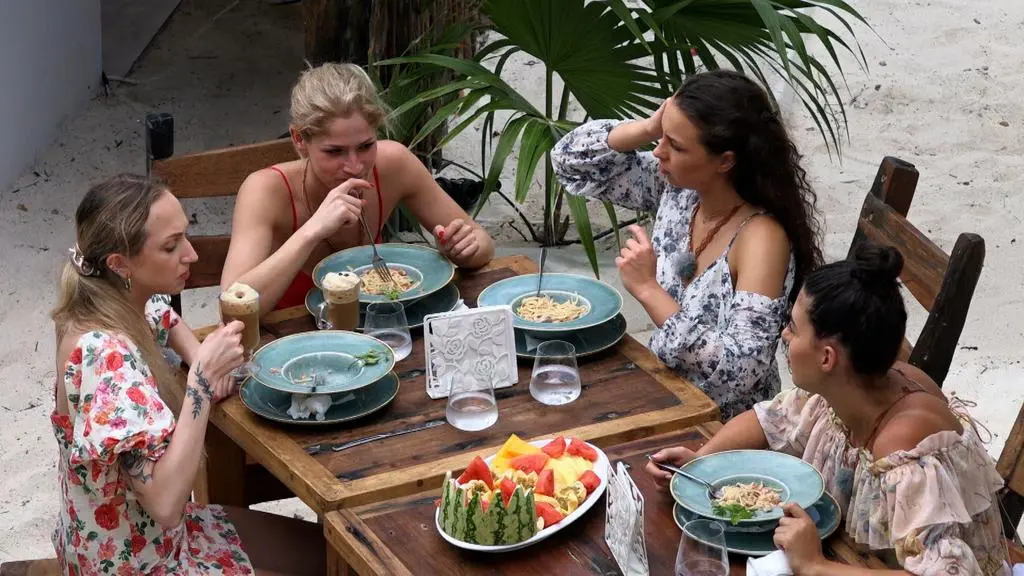 Hotel Paradise 3: Kornelia, Basia, Bogusia, Luiza