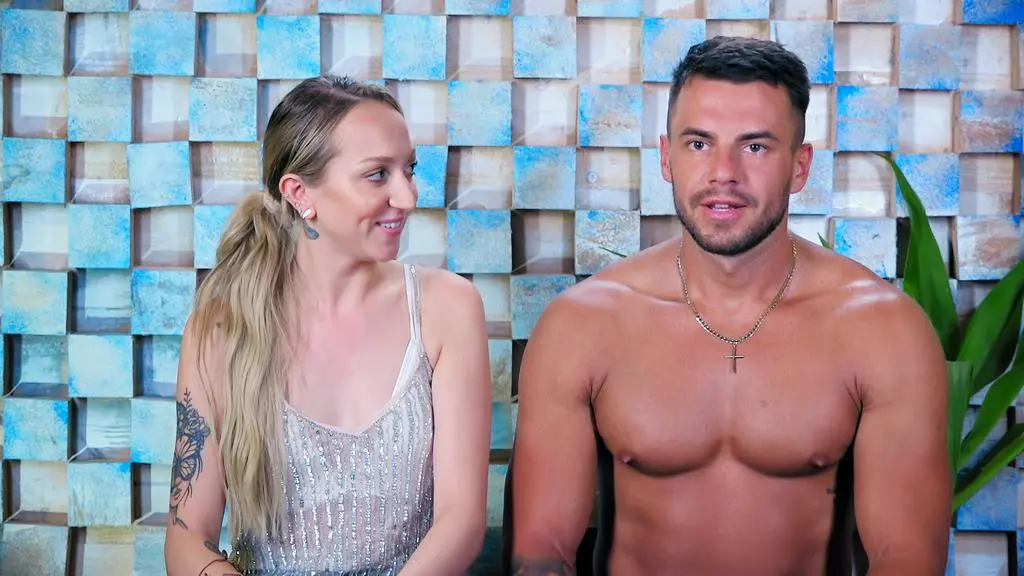Hotel Paradise 3: Kornelia i Krzysiek 
