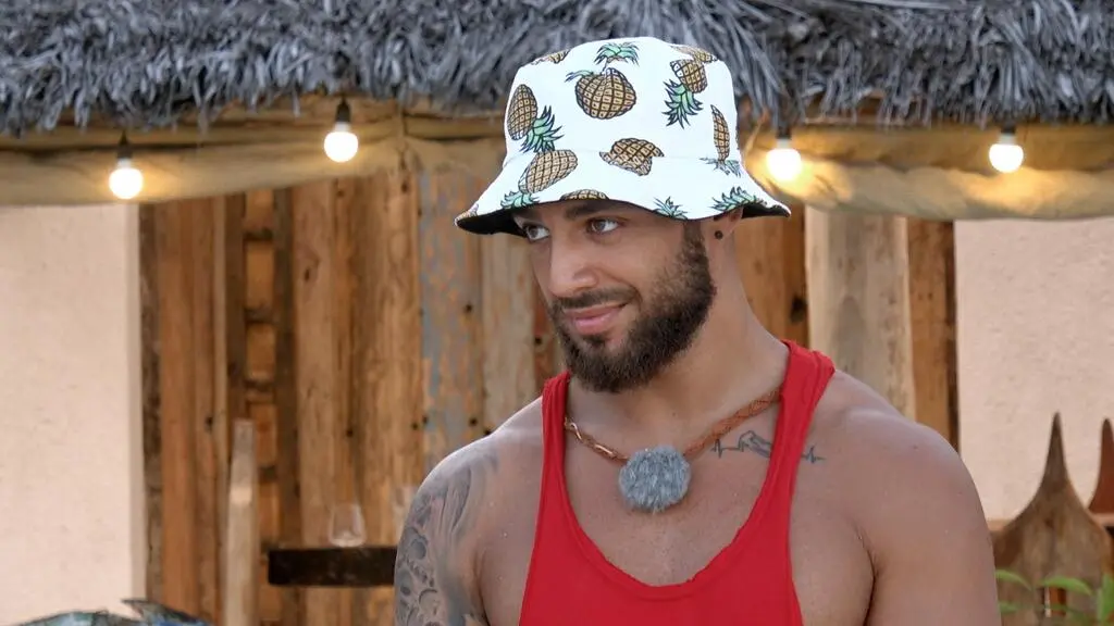 Hotel Paradise 3: Krystian 