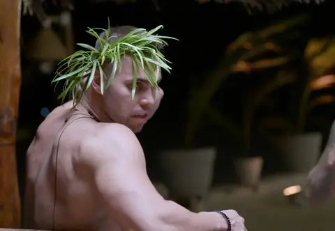 Największa afera w "Hotelu Paradise"! Stłuczona szyba, rozrzucone krzesła i leżaki 