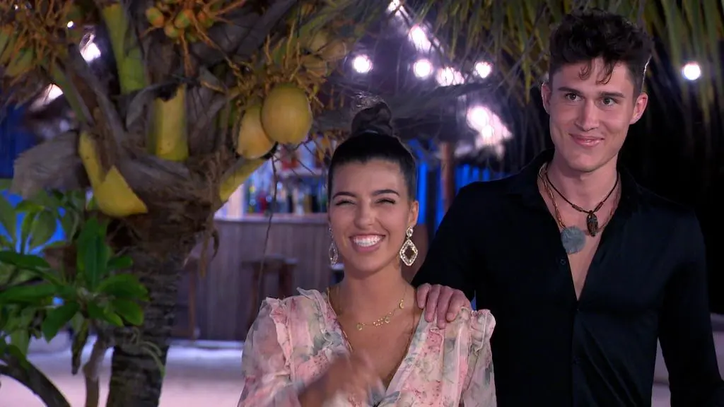Hotel Paradise 3: Luiza i Maurycy 