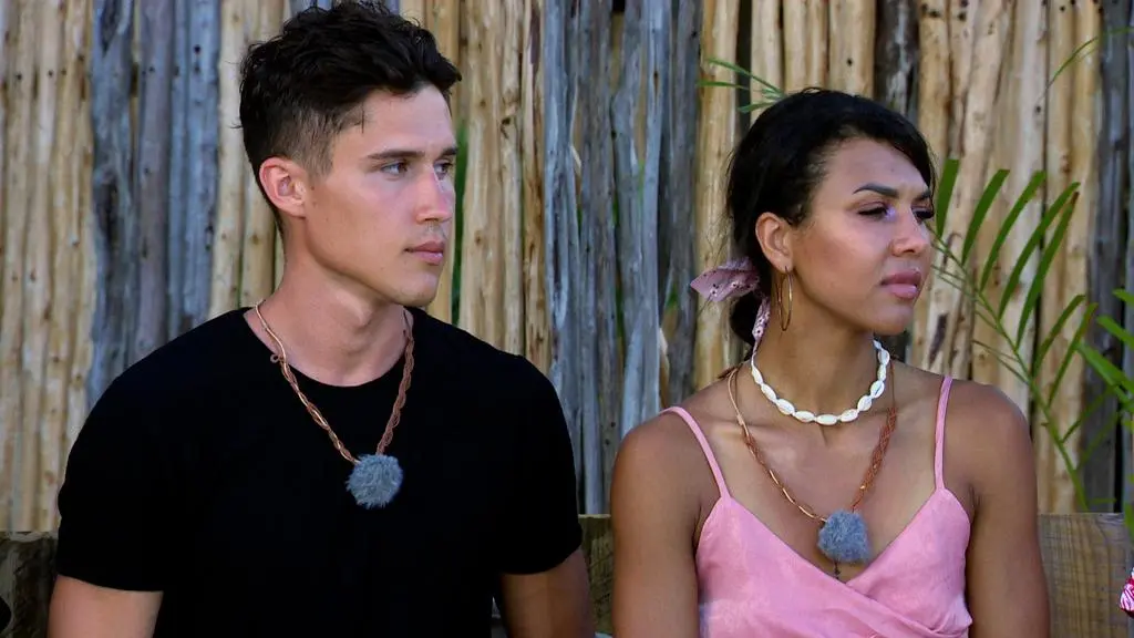 Hotel Paradise 3: Maurycy i Sara